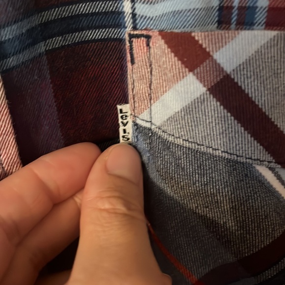 Levi’s Plaid Button Up Shirt - Picture 5 of 7